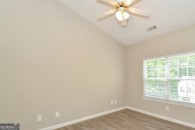 Building Photo - 4107 Robin Cir