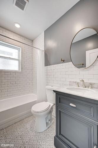 Building Photo - 3810 N Troy St