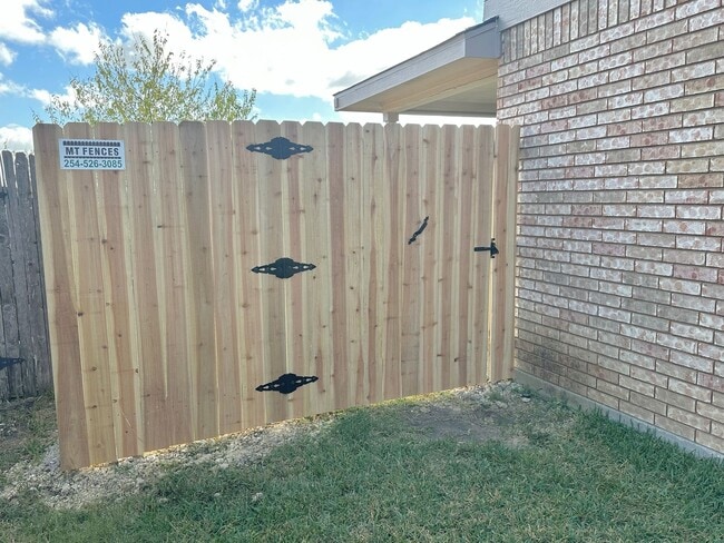 Building Photo - NEW IN MANAGEMENT - AVAILABLE NOW!