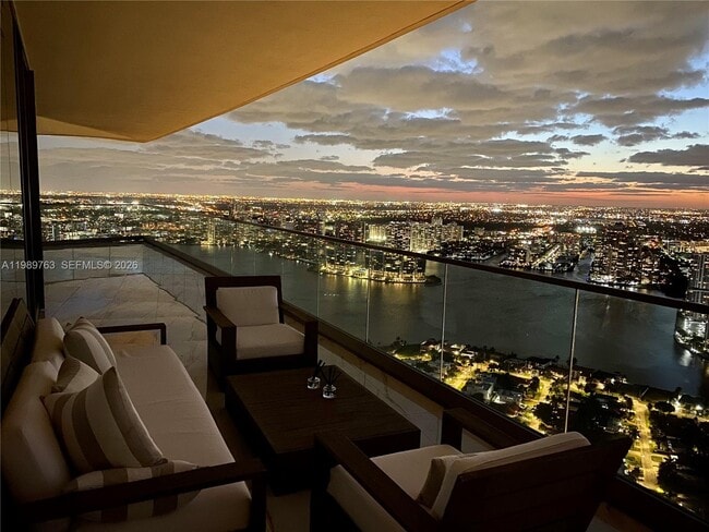 Building Photo - 18975 Collins Ave