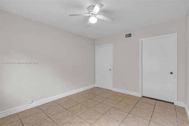 Building Photo - 3680 N 56th Ave