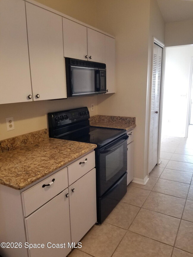 Building Photo - 3584 Muirfield Dr