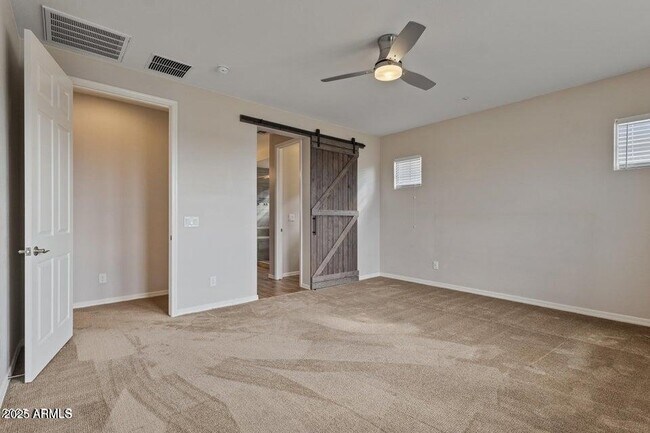 Building Photo - 2337 W Gloria Ln