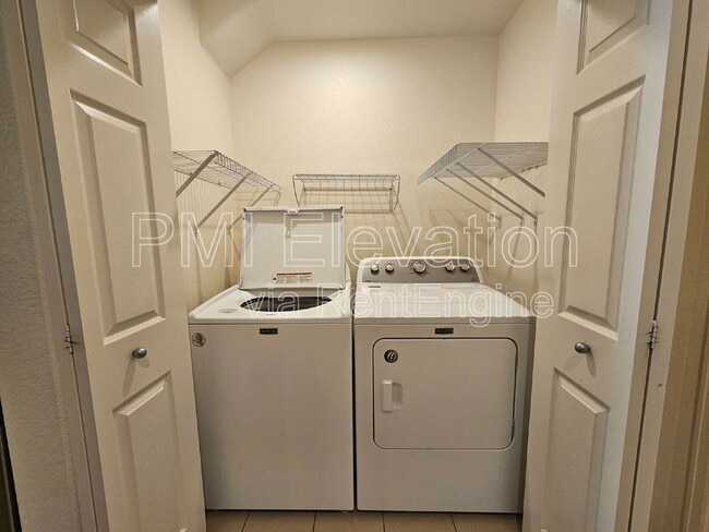 Building Photo - 12832 Mayfair Way