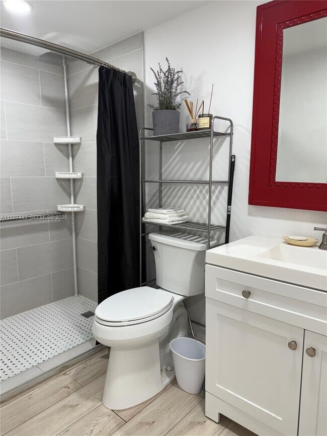 Building Photo - 8101 SW 94th Ct