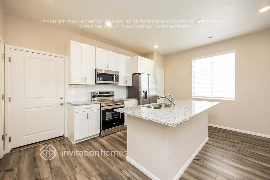Building Photo - 9387 Oro City Loop