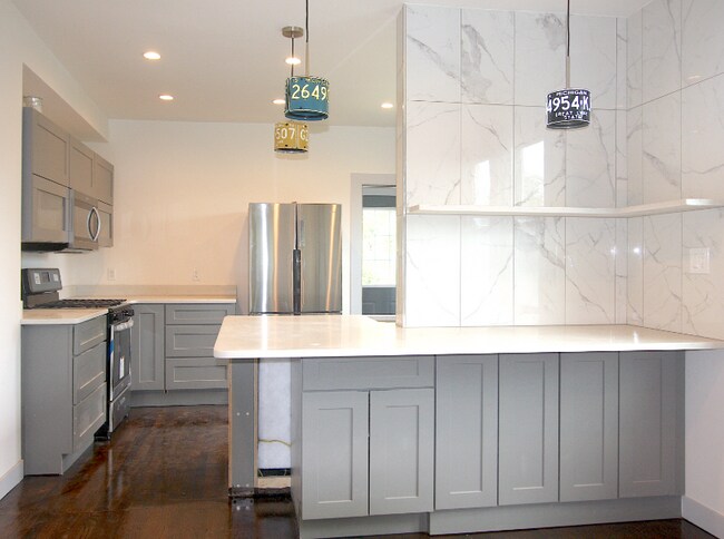 Building Photo - 4422 Maxwell St