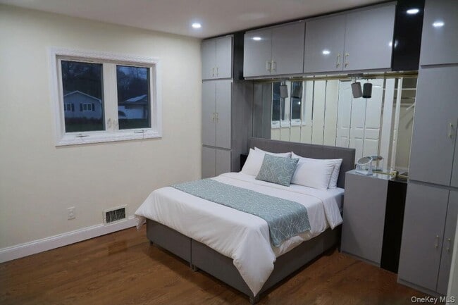 Building Photo - 27 Heron Ln