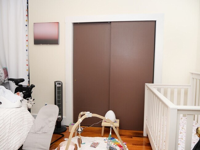 Building Photo - 1390 Beacon St