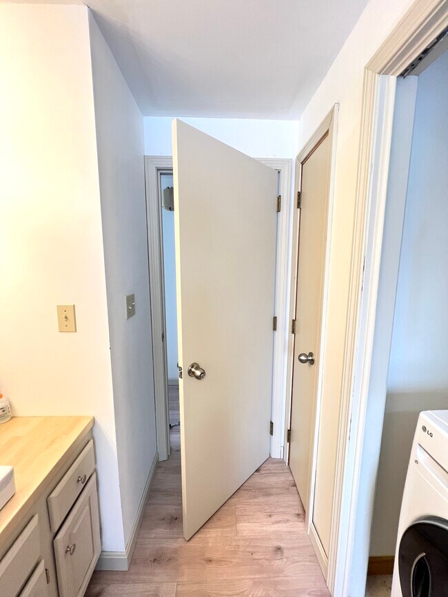 Building Photo - 177 May St