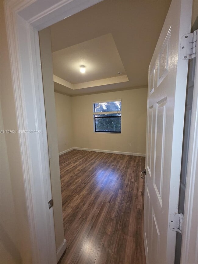 Building Photo - 528 SE 32nd Ave