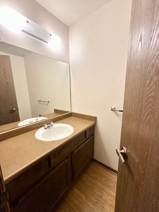 Building Photo - "Spacious 4-Bedroom Retreat with 2.5 Baths...