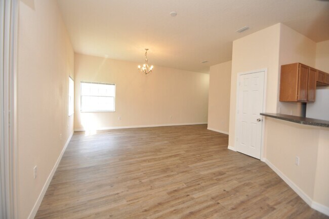 Building Photo - 2 STORY-3/3/1 DUPLEX
