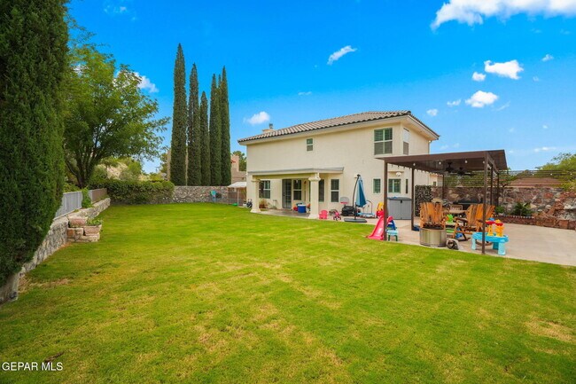 Building Photo - 6052 Bandolero Dr