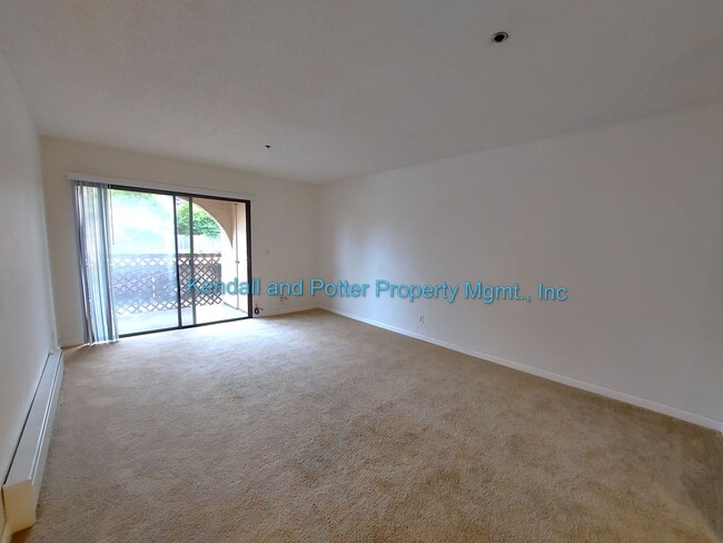 Building Photo - Large Updated 2 Bedroom Condo In Watsonville!