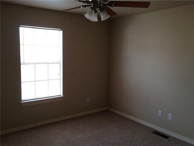 Building Photo - 195 Pinyon