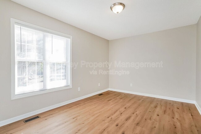 Building Photo - 5701 Woof Pl