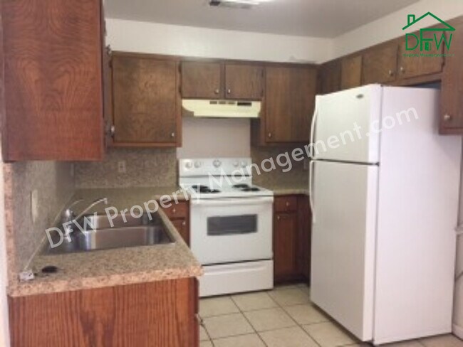 Building Photo - Walnut Apartments