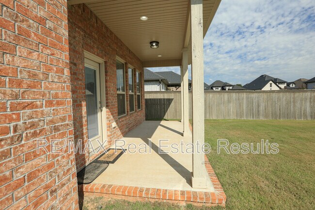 Building Photo - 4903 SW Woodvale Rd