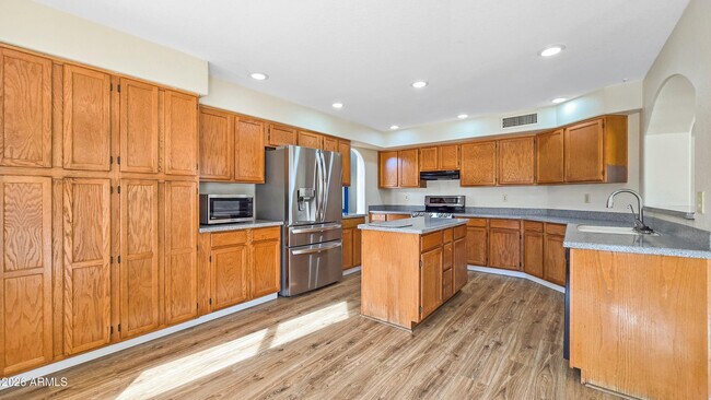 Building Photo - 2011 W Harrison St