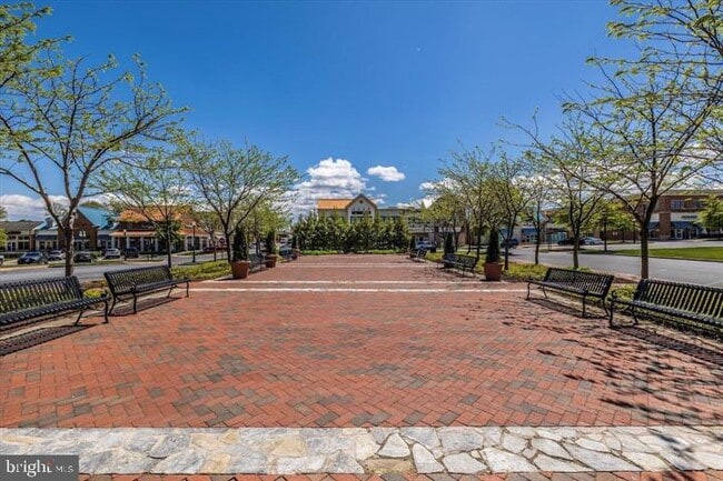 Building Photo - 8627 Satinwood Dr