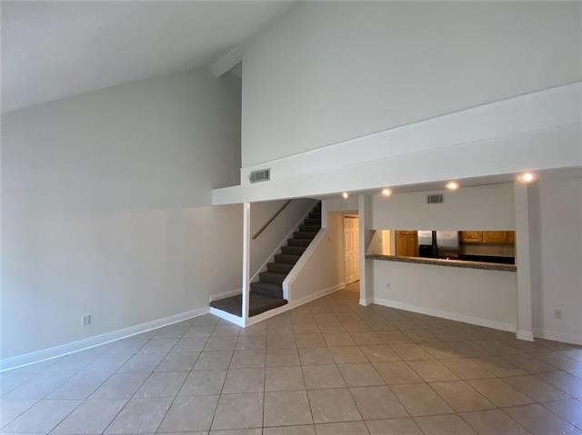 Building Photo - 2 Mariners Cv N