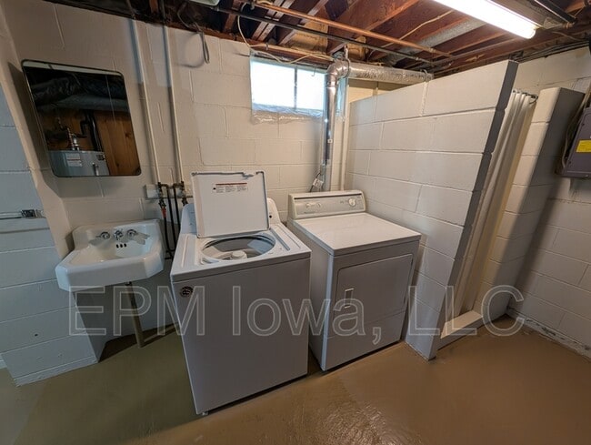 Building Photo - 1217 Dorothy Dr