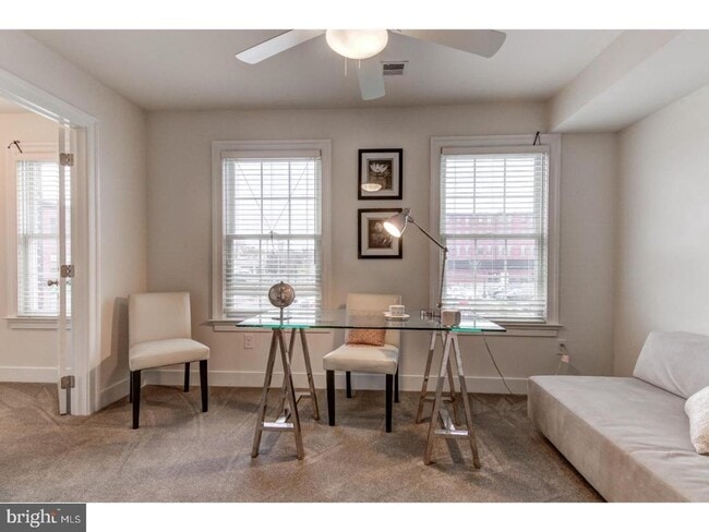 Building Photo - 602 D St