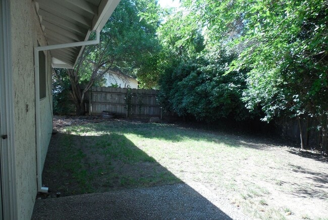 Building Photo - 2842 Jolyn Way
