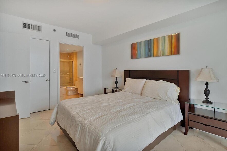 Building Photo - 1850 S Ocean Dr