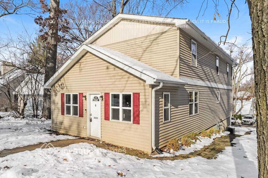 Building Photo - 26805 Circle Dr S