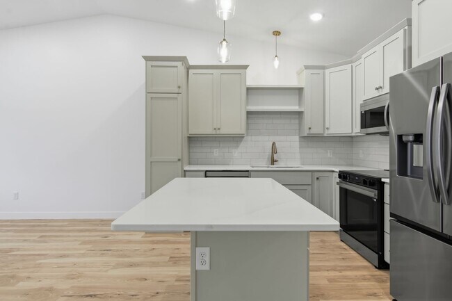 Building Photo - 1717 Whitetail Way