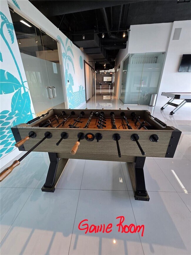 Building Photo - 601 NE 36th St