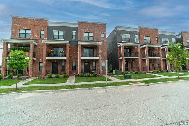 Building Photo - 5004 Daggett Ave