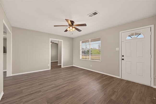 Building Photo - 3102 Hays St