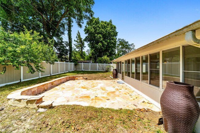 Building Photo - Beautiful 3/2 in Forest Ridge