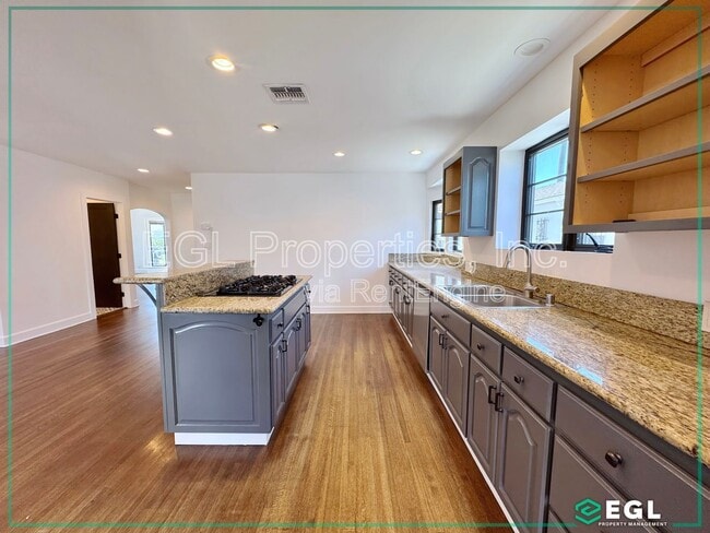 Building Photo - 3927 Degnan Blvd