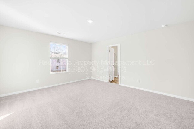 Building Photo - 15126 Windy Plns Rd