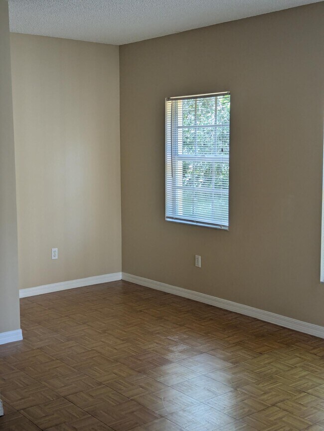 Building Photo - 10300 Fox Trail Rd S