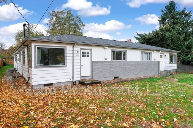 Primary Photo - 8307 N Fowler Ave