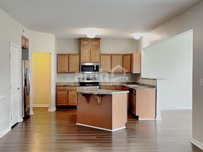 Building Photo - 2909 Seasons Dr