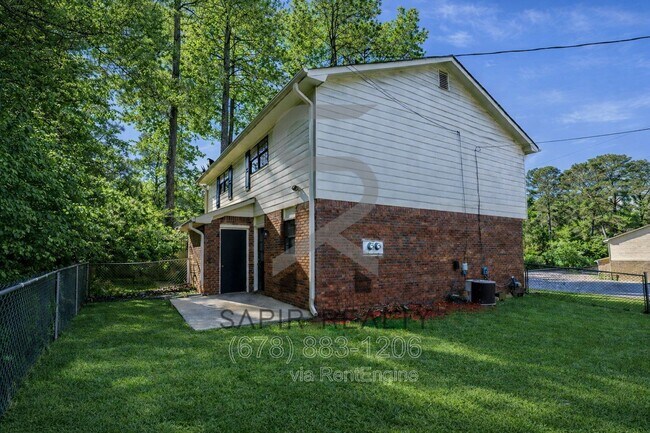 Building Photo - 320 Sprucewood Ct