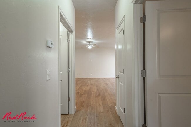 Building Photo - 484 N 2480 W
