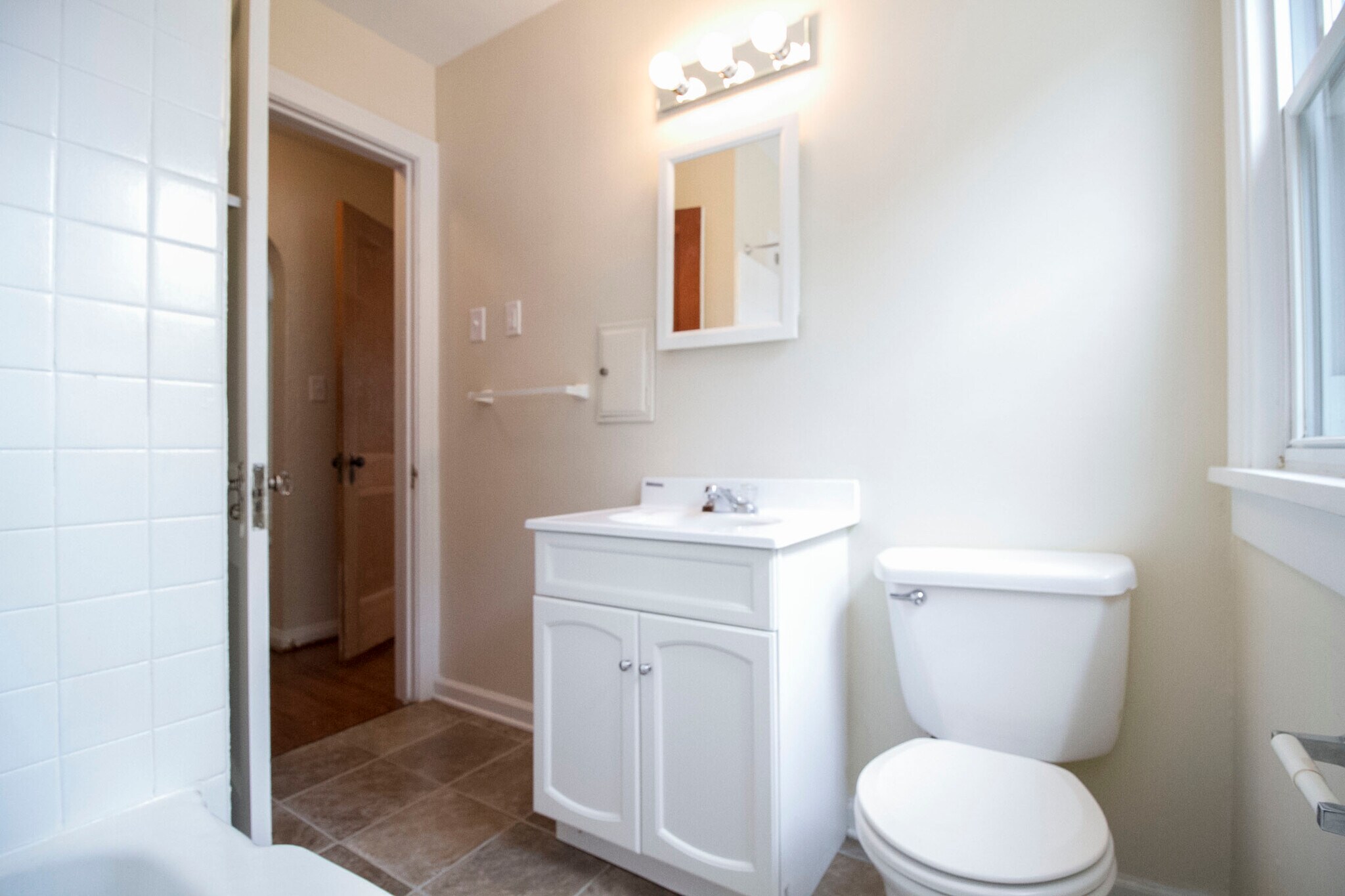 Building Photo - 2016 Balkan Pl