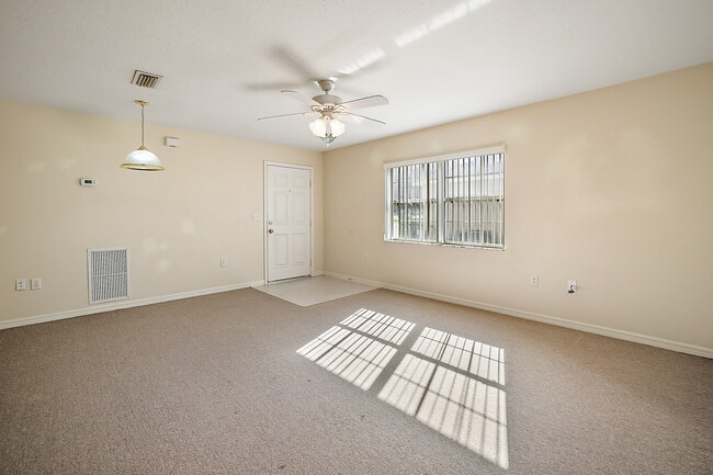 Building Photo - 537 Paulling Dr