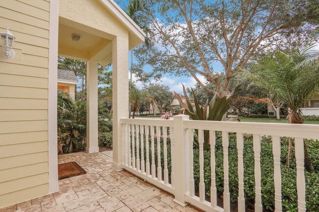 Building Photo - 826 Dakota Dr