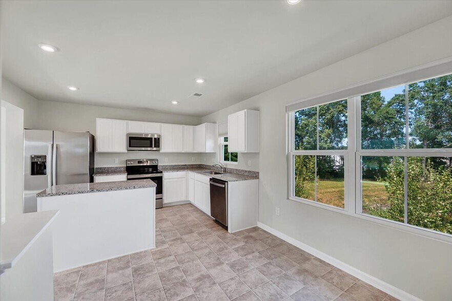 Building Photo - 5941 River Landing Dr