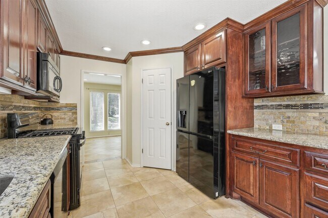 Building Photo - 3807 Glenwood Springs Dr