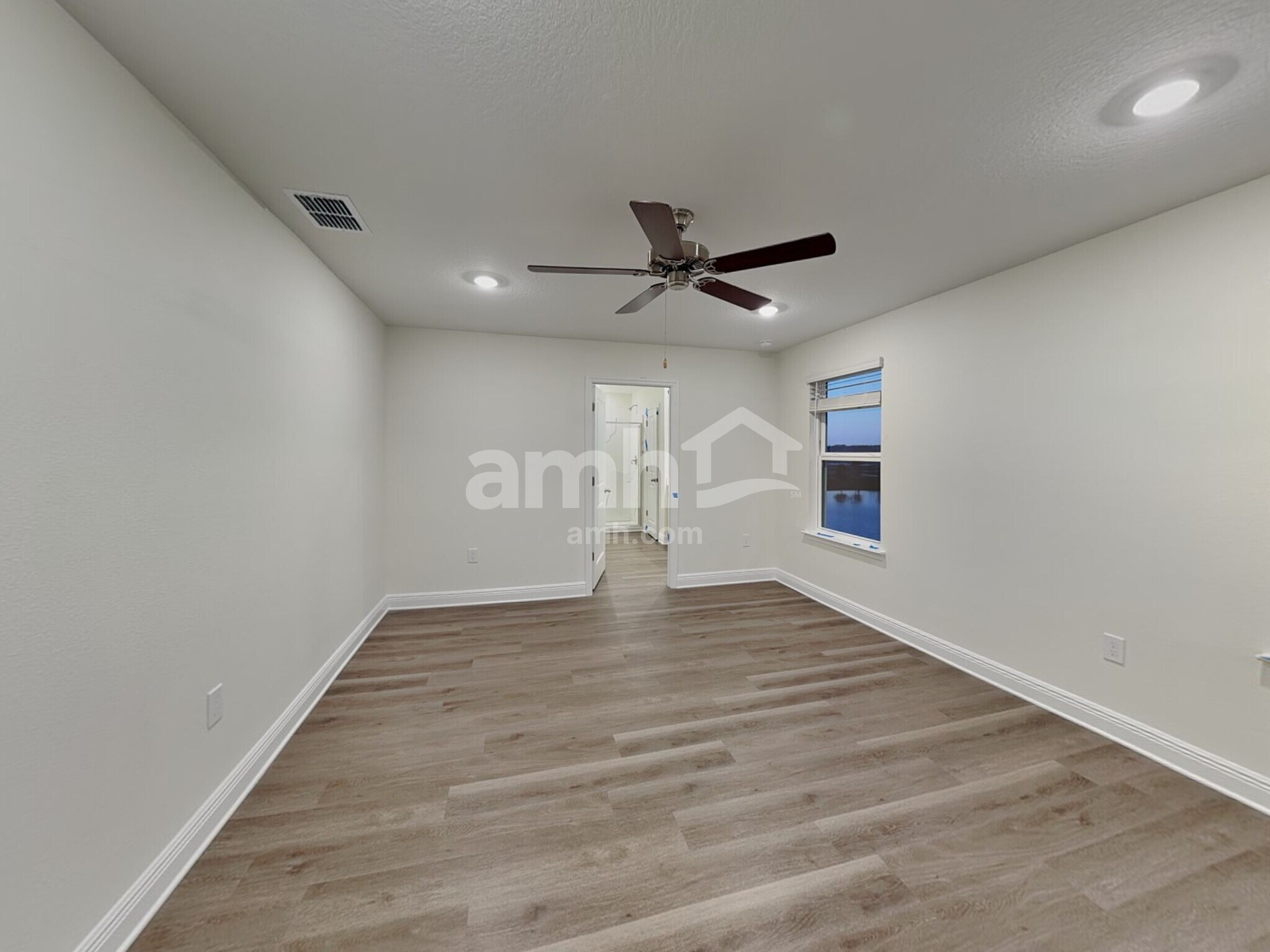 Building Photo - 5958 Sycamore Pl St