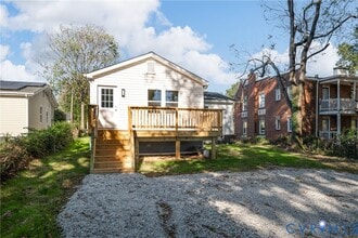 Building Photo - 1723 Blair St